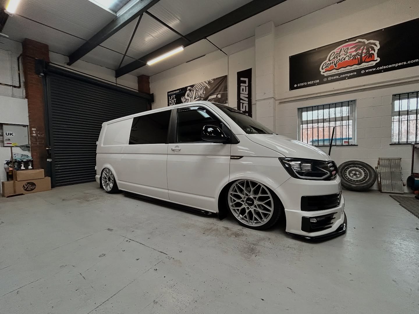 Custom alloy wheel fitment on a lowered VW T5